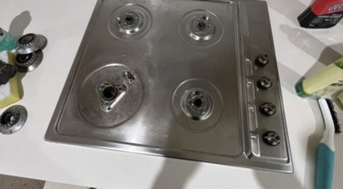 Croydon House Cleaning: Restore Your Gas Stove to Shine and Enjoy a Smoke-Free Kitchen