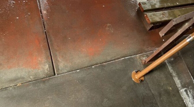 How to Remove Red Oil Paint from Floors – Without Damaging the Surface